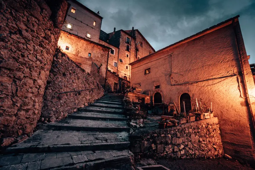 İtalya’da 1 Euro’ya evler satışa çıktı: 630 binadan 250'si satılıyor 24