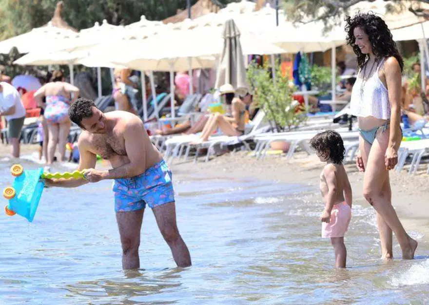 Azra Akın ile eşi Atakan Koru tatilde 