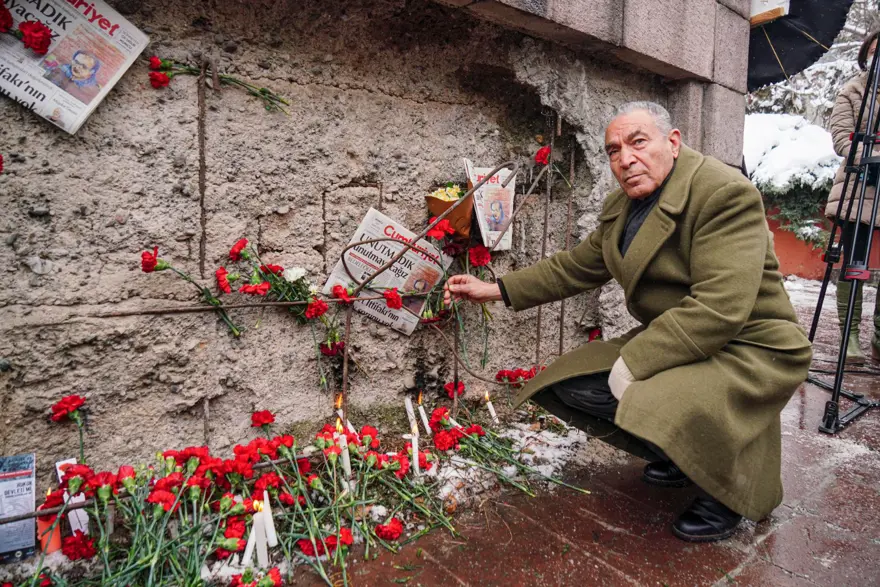 Uğur Mumcu, ölümünün 29'uncu yılında anıldı 2 Uğur Mumcu, ölümünün 29'uncu yılında anıldı 2