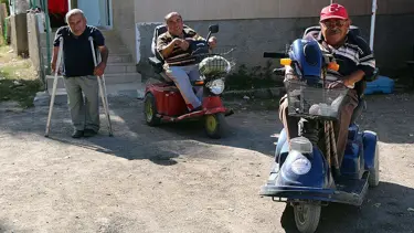 3 kardeş 'engelleri' birlikte aşıyor