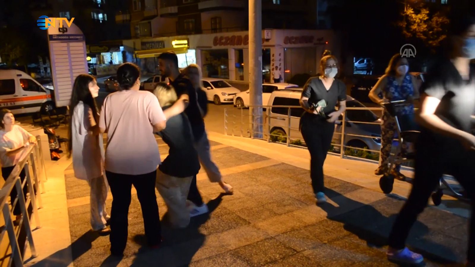 Sağlık çalışanlarına saldırdılar
