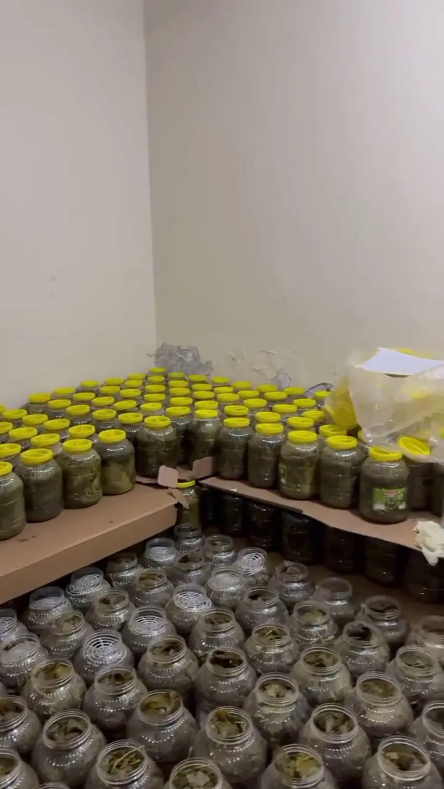 8 bin 695 kilogramı imha edildi: Nar ekşisi, biber salçası, biber turşusu 3 8 bin 695 kilogramı imha edildi: Nar ekşisi, biber salçası, biber turşusu 3