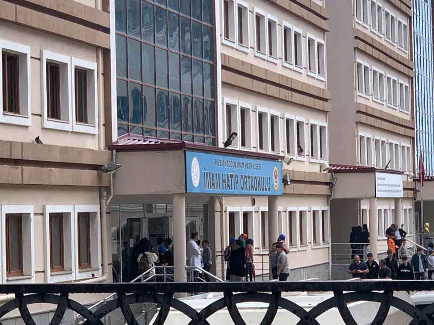 Okulda feci ölüm: 14 yaşındaki Gizem yangın merdiveninden düştü 