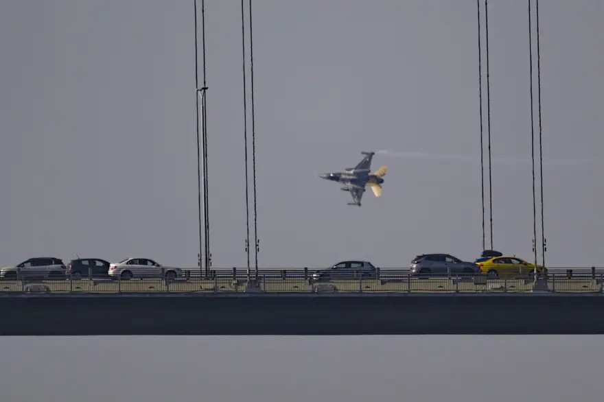 Türk Yıldızları ve SOLOTÜRK 100. yıl için İstanbul semalarında 1