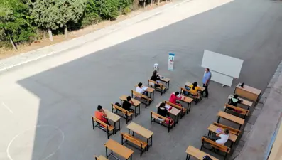 8'inci sınıflara okul bahçesinde kurs