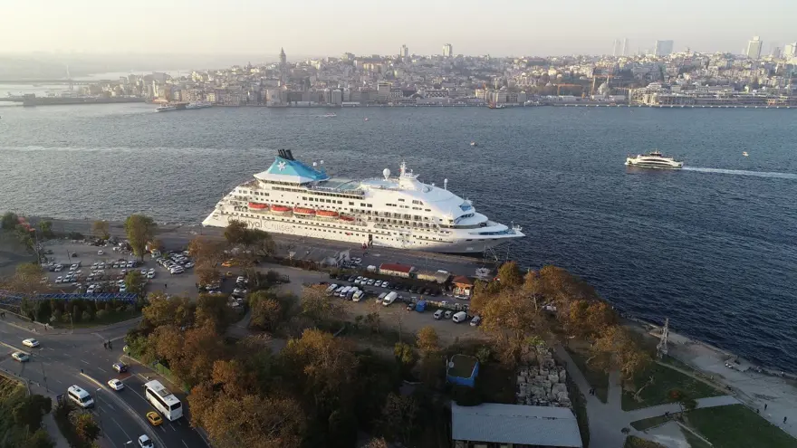 9 katlı dev kruvaziyer gemisi İstanbul'da 8