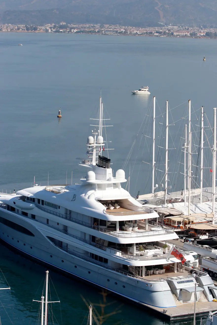 Fethiye'de lüks yata 230 bin litre yakıt ikmali 3