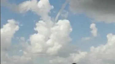 Sivas'ta ilginç doğa olayı: Buluttan buluta uzanan hortum