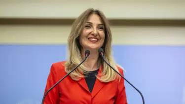 CHP'li Aylin Nazlıaka kadın kolları genel başkanlığına aday
