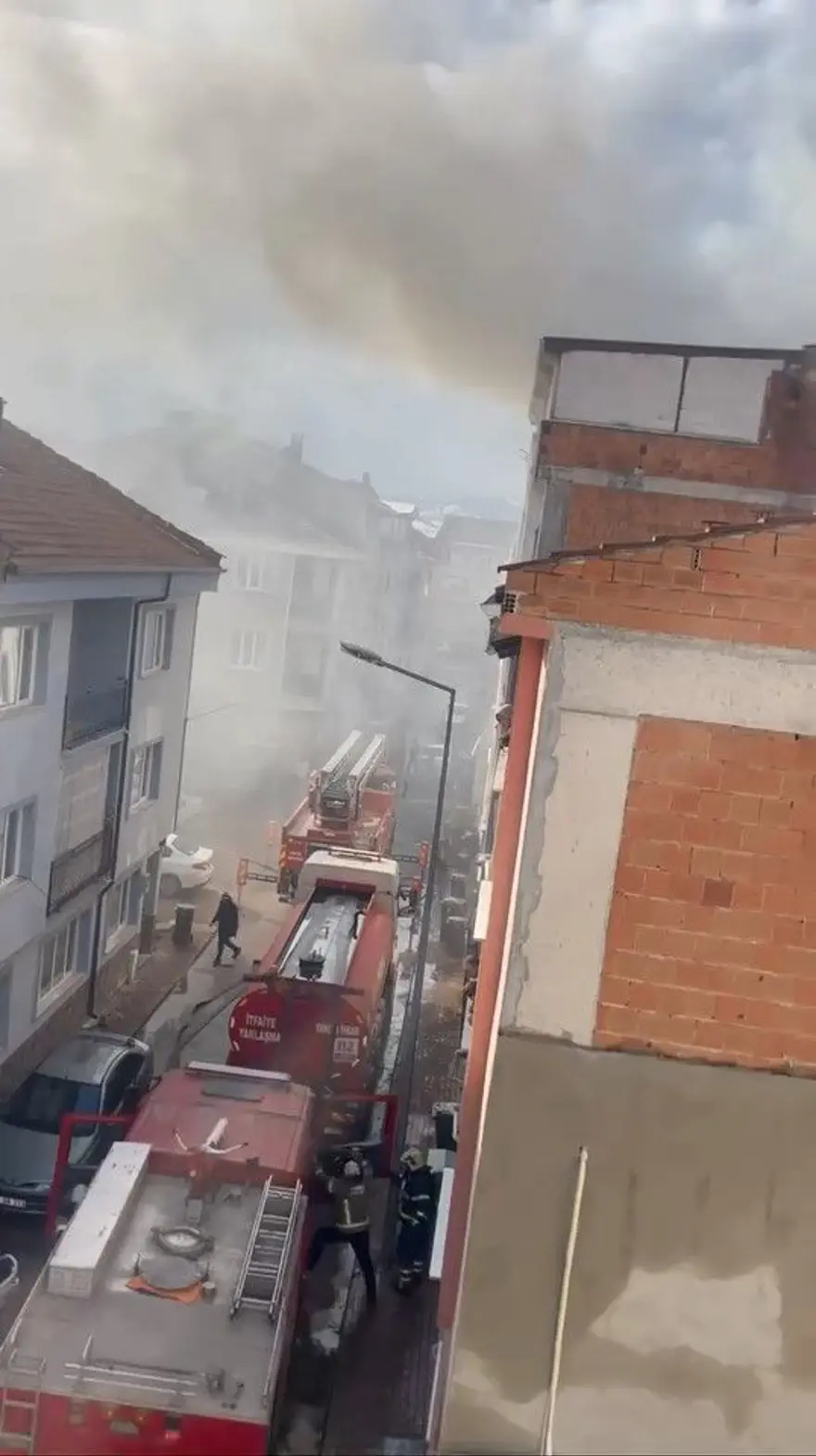 İnegöl’deçatı katında yangın paniği 1