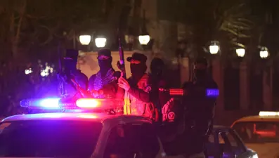 Suriye'de Esad'a bağlı güçlerle çatışma: En az 70 kişi öldü, sokağa çıkma yasağı ilan edildi!