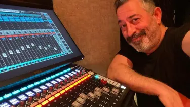 Cem Yılmaz'ın müzik tutkusu dijital ortamda