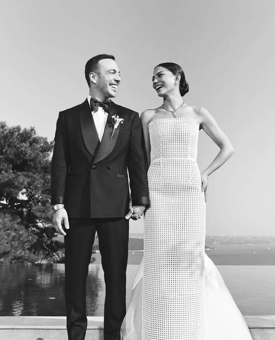 Demet Özdemir ve Oğuzhan Koç'tan düğün sonrası ilk paylaşım 3 Demet Özdemir ve Oğuzhan Koç'tan düğün sonrası ilk paylaşım 3