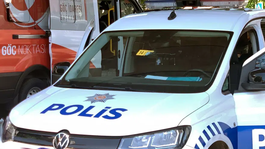 Hatice öğretmeni öldürdü, bacanağını ağır yaraladı: Adana’dakivahşette uzman çavuş tutuklandı 2 Hatice öğretmeni öldürdü, bacanağını ağır yaraladı: Adana’dakivahşette uzman çavuş tutuklandı 2