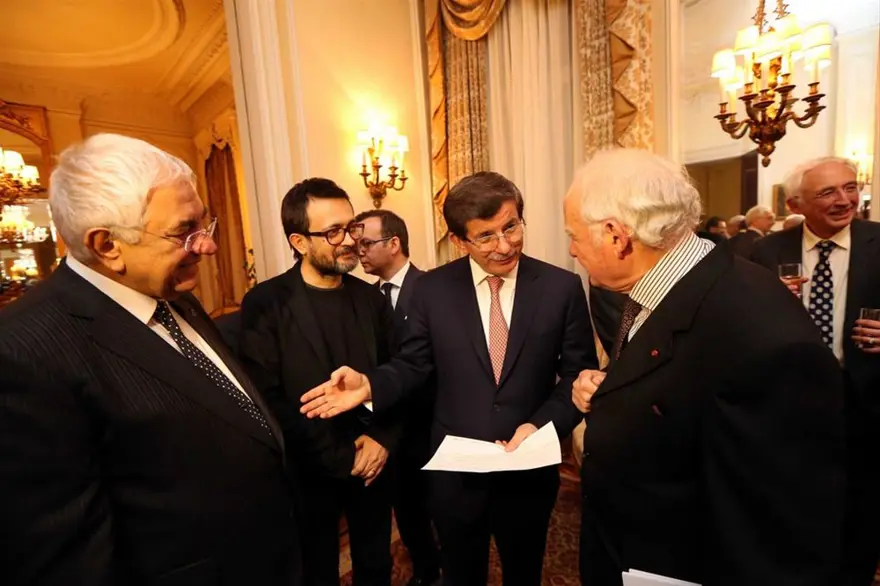 Davutoğlu, Osmanlı ailesiyle buluştu 3