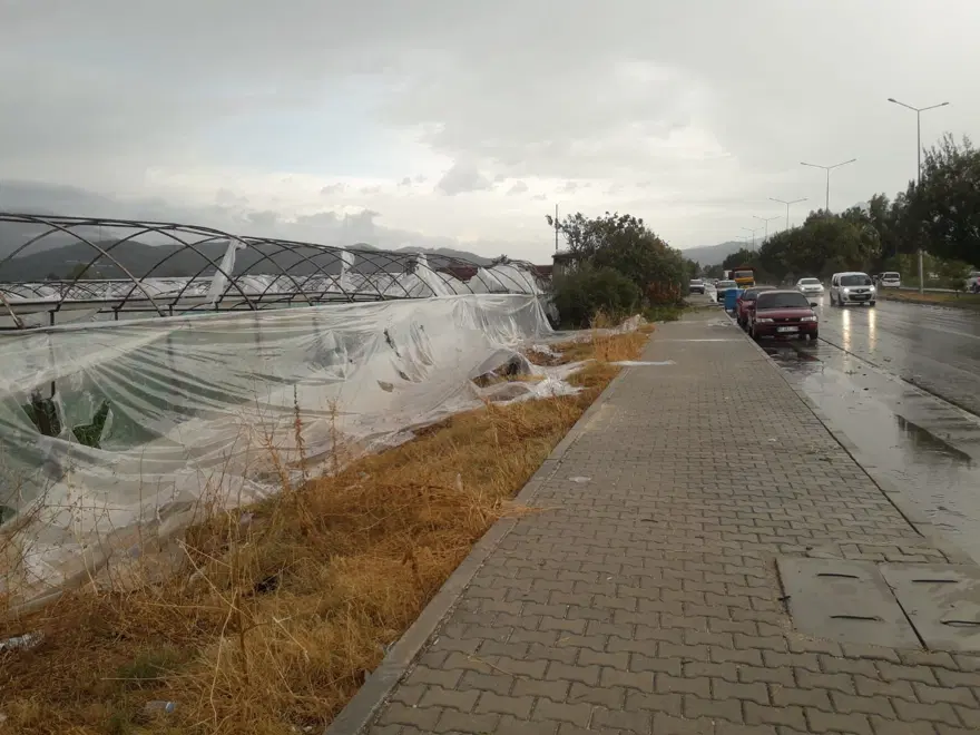Antalya Kumluca'da kuvvetli rüzgar ve dolu: 1 ölü 13