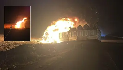 Mardin'de devrilen TIR’ın şoförü yanarak öldü