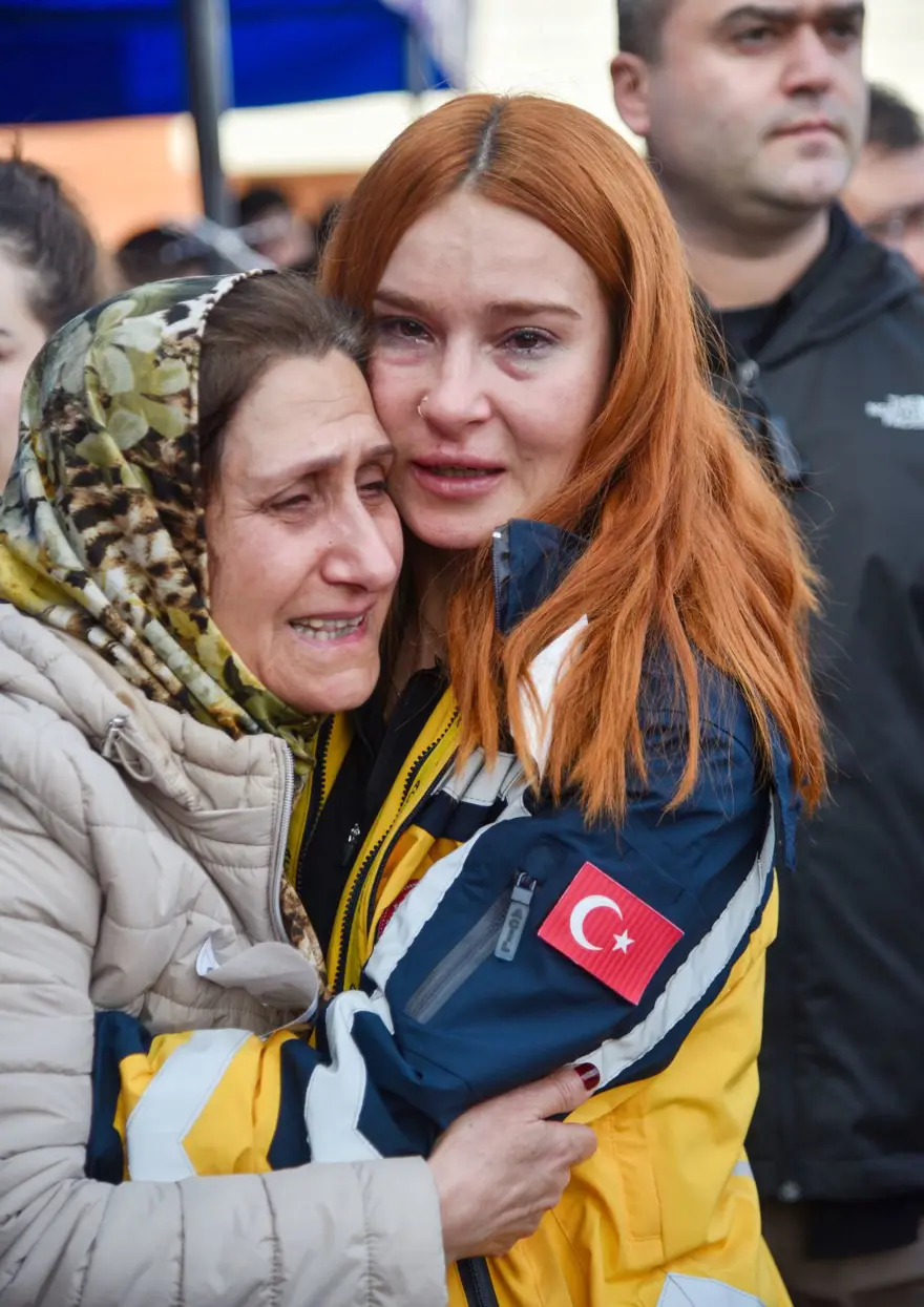Helikopterkazası kurbanlarına veda: Antalya’da gözyaşları sel oldu 3