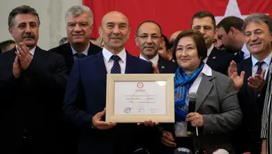 İzmir Büyükşehir Belediye Başkanı Tunç Soyer göreve başladı