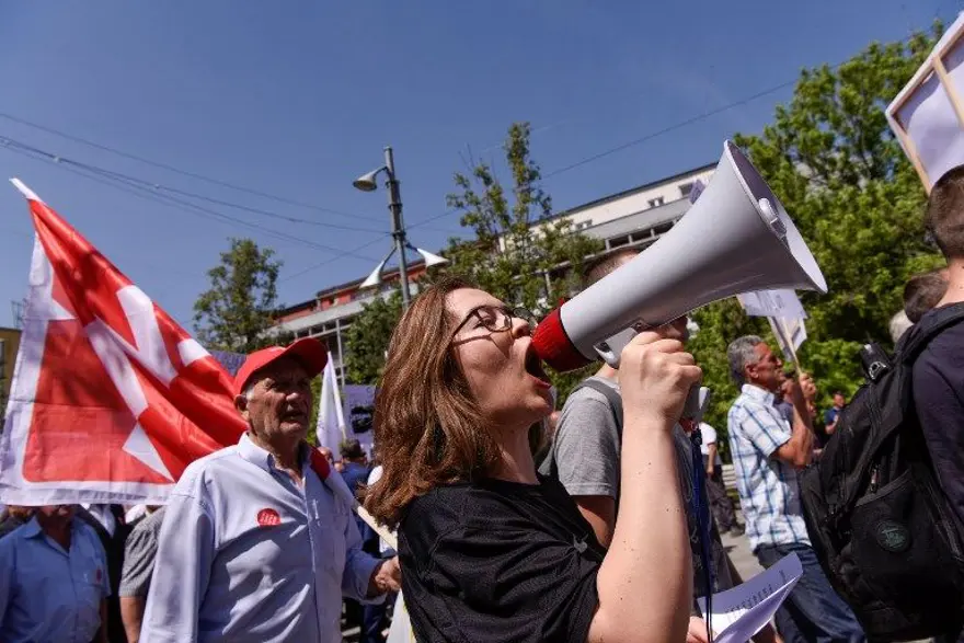 Dünyadan 1 Mayıs İşçi Bayramı manzaraları 16