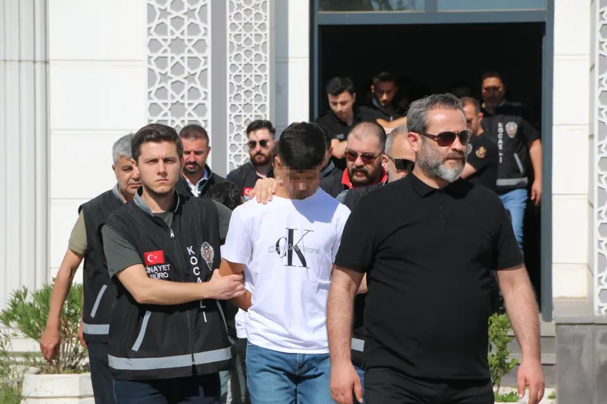 18 YIL ÖNCE EŞİYLE KOCAELİ'YE TAŞINMIŞ 4