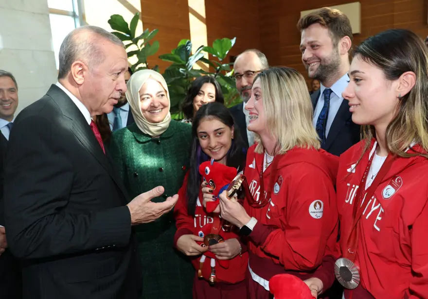Cumhurbaşkanı Erdoğan paralimpik sporcularını kabul etti 