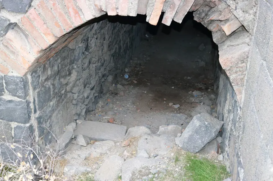 Diyarbakır'da tarihi surlardaki geçitler görüntülendi 4 Diyarbakır'da tarihi surlardaki geçitler görüntülendi 4