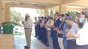 Aşı olmayan 8 aylık hamile corona virüse yenildi