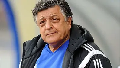 Yılmaz Vural: Türk futbolu iki takım arasındaki kavgayı izliyor