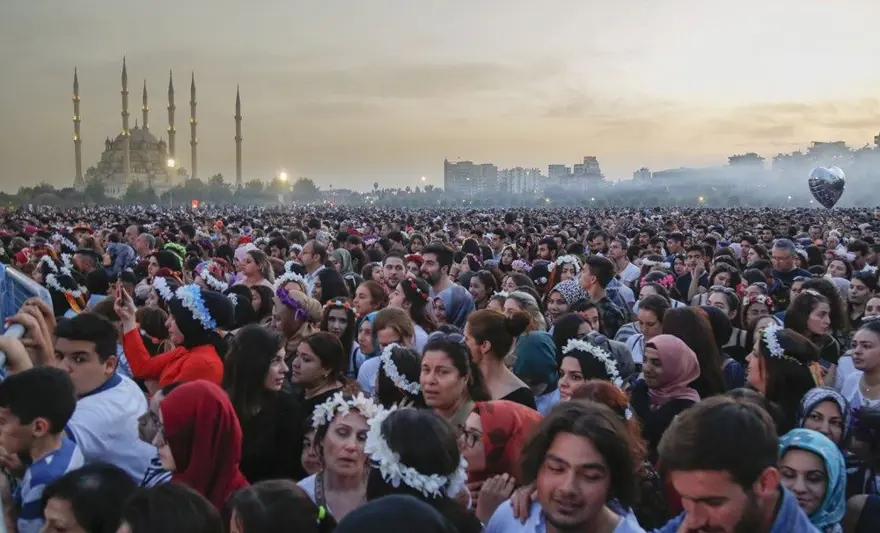 Uluslararası Portakal Çiçeği Karnavalı ile Bando ve Tava Ciğer Festivali'ne corona virüs engeli 9