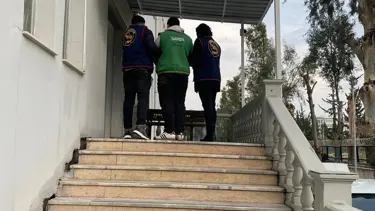 Adana’da aranan 2 kişi yakalandı