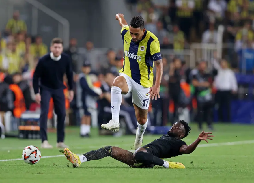 Fenerbahçe Avrupa Ligi'ne galibiyetle başladı: Kadıköy'de 3 gol 2 kırmızı kart! 17