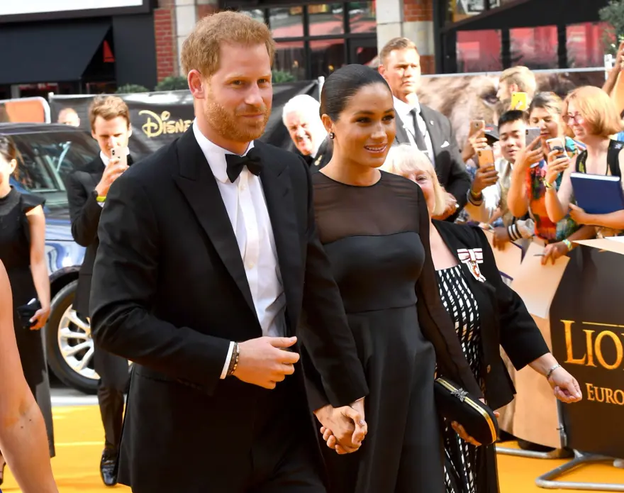 Kraliçe Elizabeth’den Harry ve Meghan’a zeytin dalı: Telefonla arayacak 4