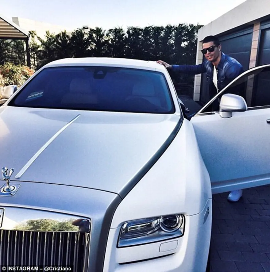 Cristiano Ronaldo yine Bugatti Centodieci ile gündemde 10
