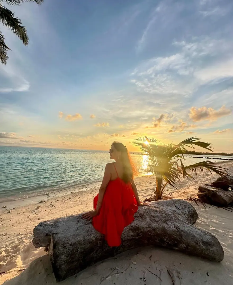 Berk Oktay ile Yıldız Çağrı Atiksoy'den Maldivler paylaşımı 1 Berk Oktay ile Yıldız Çağrı Atiksoy'den Maldivler paylaşımı 1