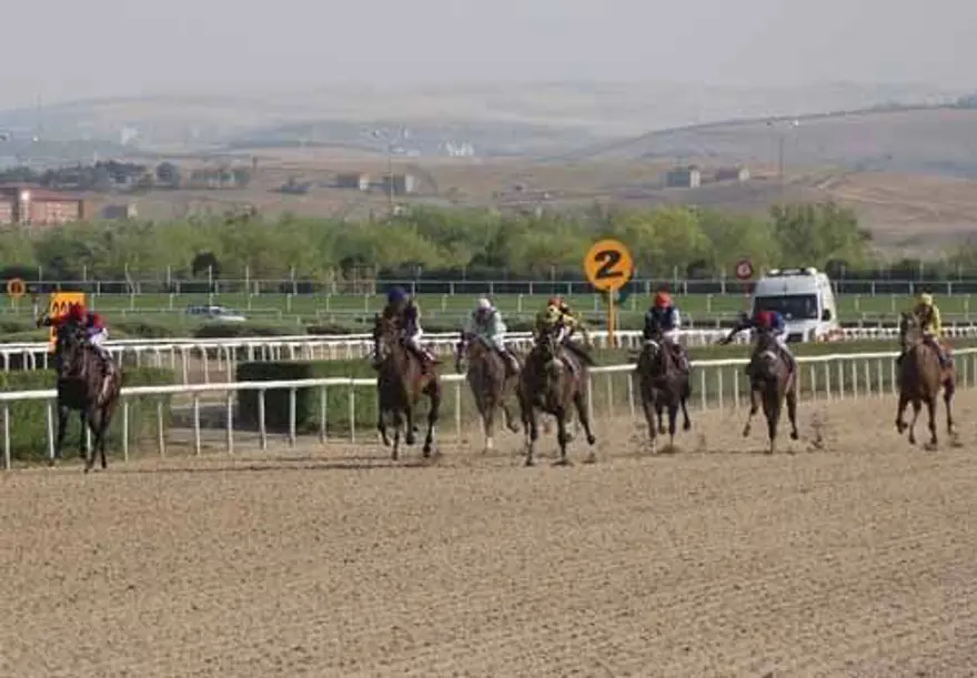 At yarışlarında yenilikler! Yarış ikramiyesi artıyor, VAR sistemi geliyor! 3