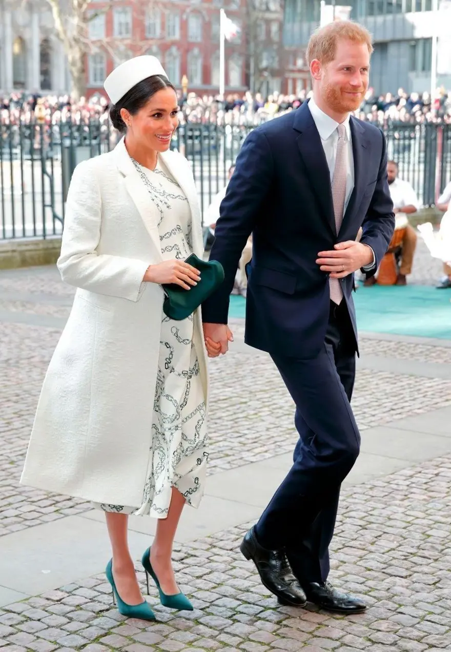 Meghan Markle ve Prens Harry bebek hediyesi yerine bağış istiyor 2
