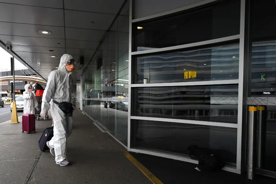 LE PEN KENDİNİ KARANTİNAYA ALDI 29