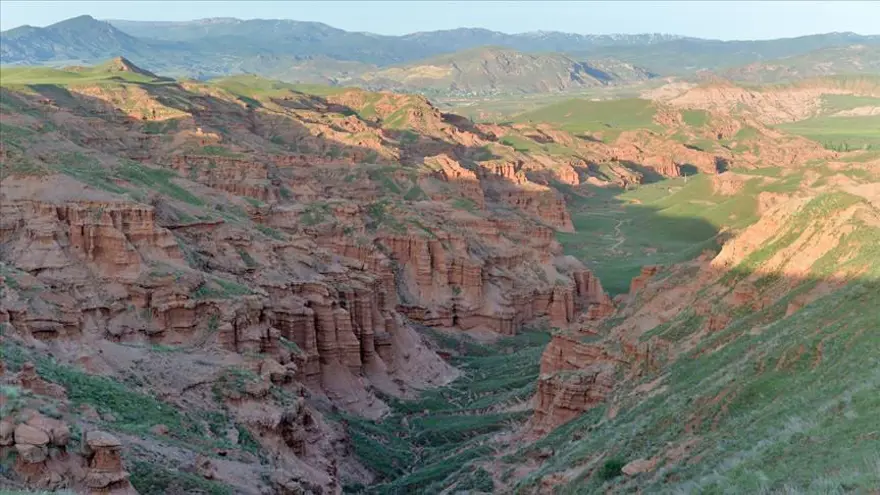 'Kırmızı Periler Diyarı' turizmin yeni gözdesi olacak 'Kırmızı Periler Diyarı' turizmin yeni gözdesi olacak