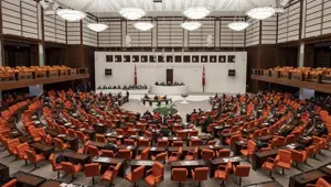 Meclis'te salgın paniği: 80'e yakın kişi hastaneye başvurdu Meclis'te salgın paniği: 80'e yakın kişi hastaneye başvurdu