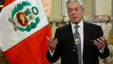 Yazar Mario Vargas Llosa hayatını kaybetti