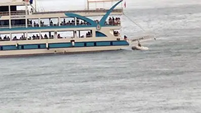 Denizde fırtınaya yakalanan lastik botu tur teknesi kurtardı