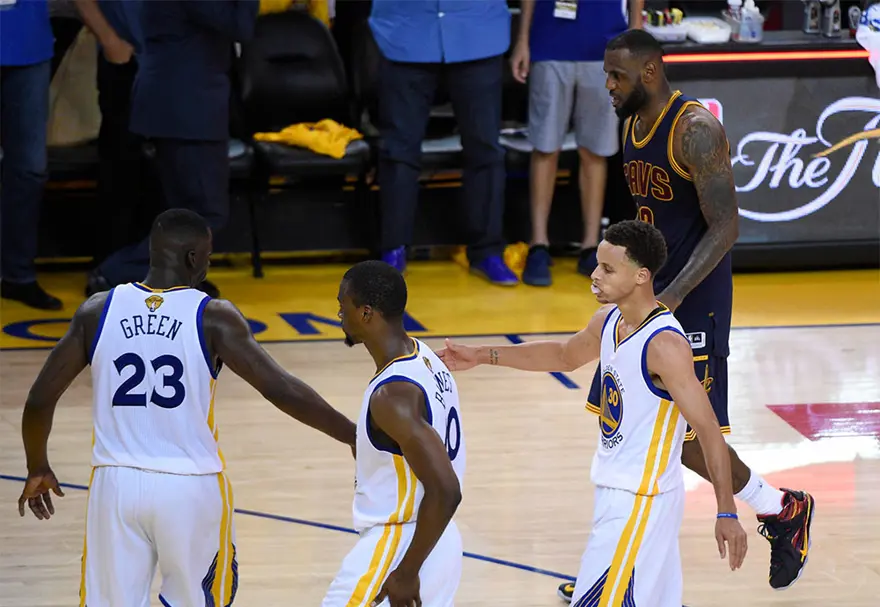 Golden State Warriors bir adım önde 14