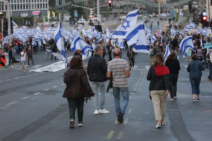 NETANYAHU "FİRAVUN"A BENZETİLDİ 5