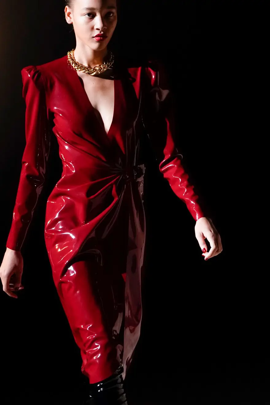 Ünlüler Paris Moda Haftası Saint Laurent defilesinde ön sıralarda 14