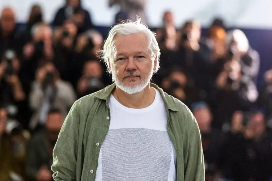 Altın Palmiye Ödülü'nün sahibi İranlı yönetmen: Elektrik kesintisi gölgesinde festival 10