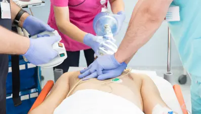 "Kalp krizi geçiren özel araçla değil, ambulansla hastaneye gitmeli"