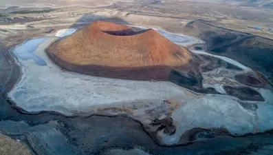 'Dünya'nın nazar boncuğu' Meke Gölü, haritadan silinme noktasında