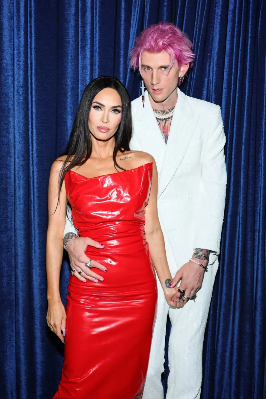 Megan Fox ile Machine Gun Kelly bebeklerinin adını açıkladı 6