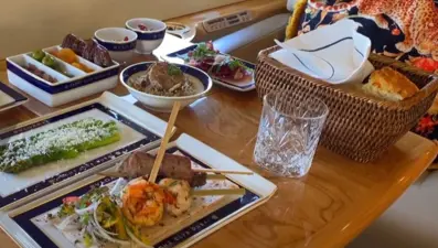 Dubai'de gökyüzünde iftar açmanın bedeli 18 bin dolar